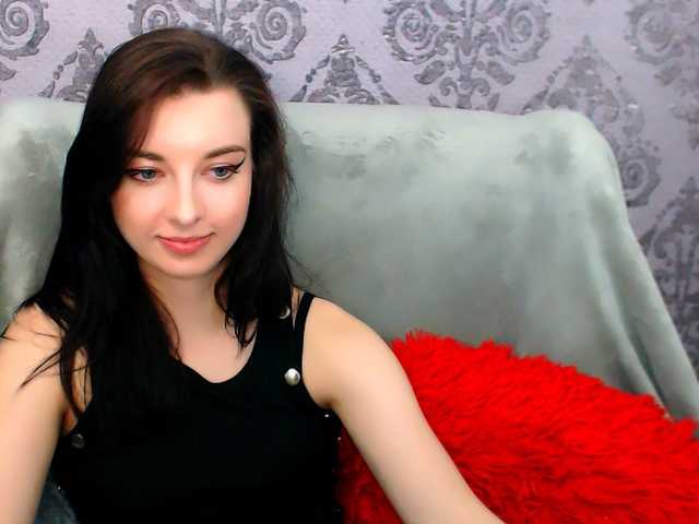 VirginLuna live cam on BongaCams