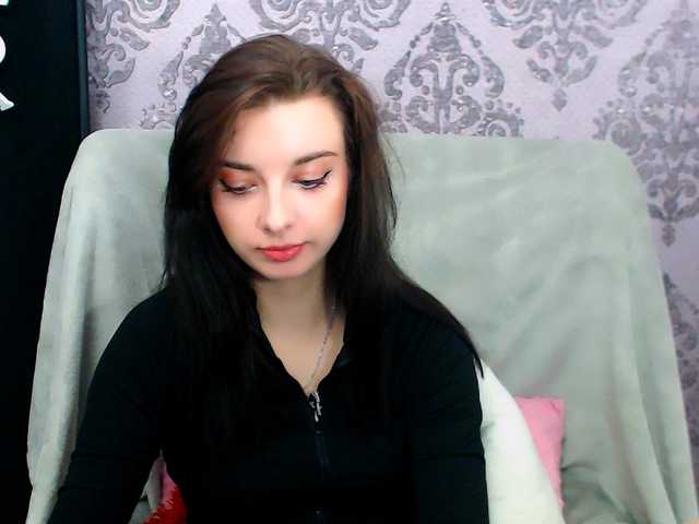 VirginLuna live cam on BongaCams