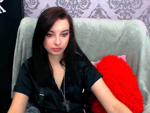 VirginLuna live cam on BongaCams