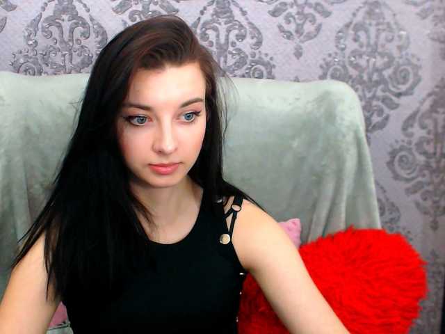 VirginLuna live cam on BongaCams