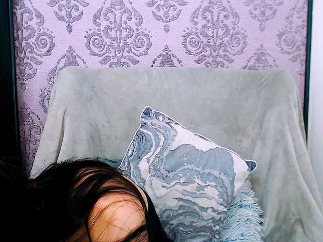 VirginLuna live cam on BongaCams