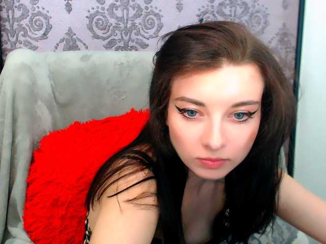 VirginLuna live cam on BongaCams