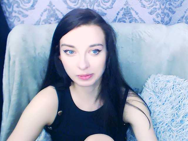 VirginLuna live cam on BongaCams