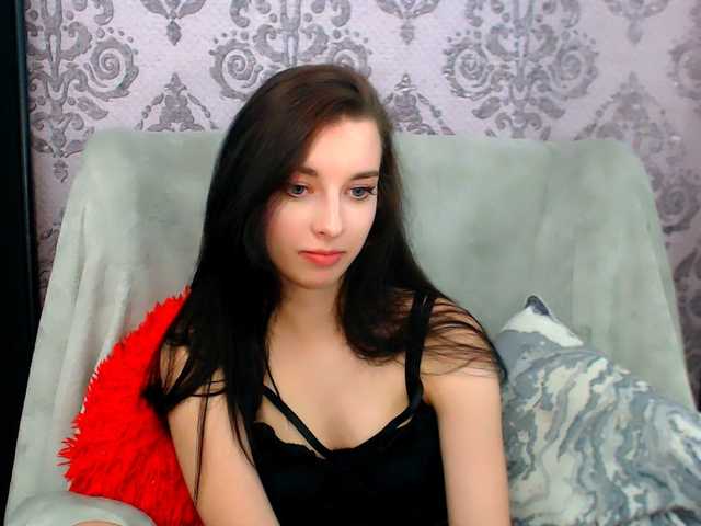 VirginLuna live cam on BongaCams