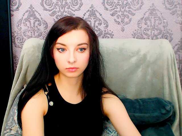 VirginLuna live cam on BongaCams