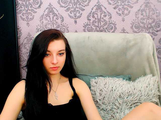 VirginLuna live cam on BongaCams