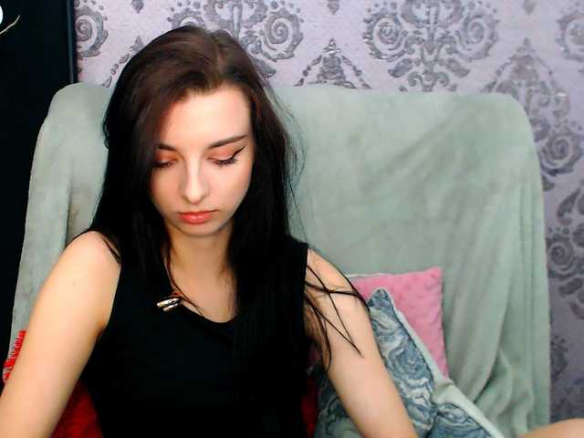 VirginLuna live cam on BongaCams