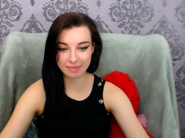 VirginLuna live cam on BongaCams
