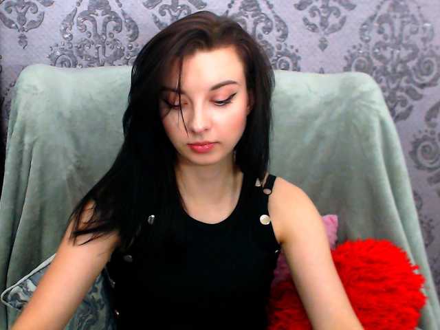 VirginLuna live cam on BongaCams