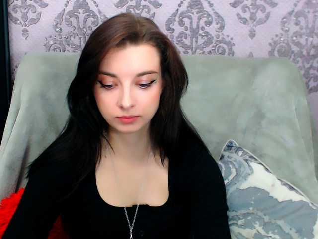 VirginLuna live cam preview