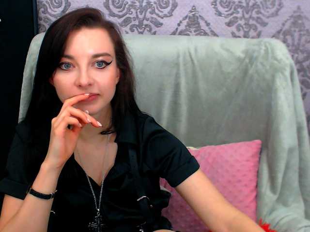 VirginLuna live cam on BongaCams