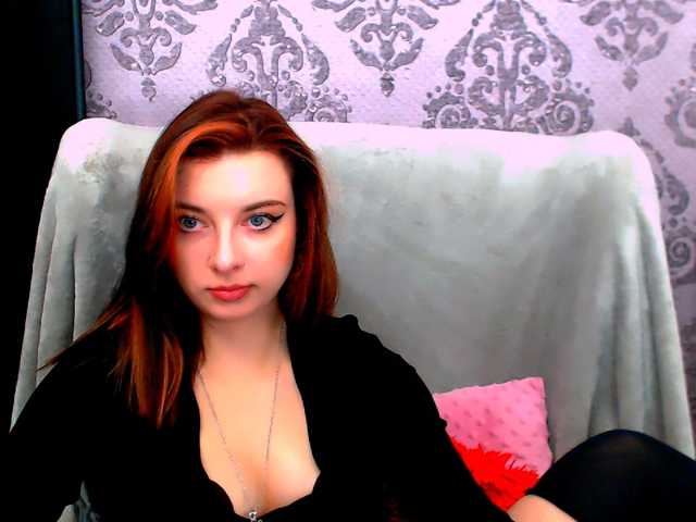 VirginLuna live cam on BongaCams