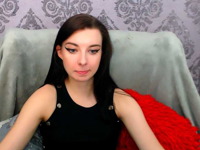 VirginLuna live cam on BongaCams