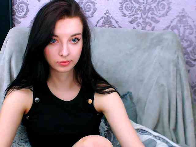 VirginLuna webcam