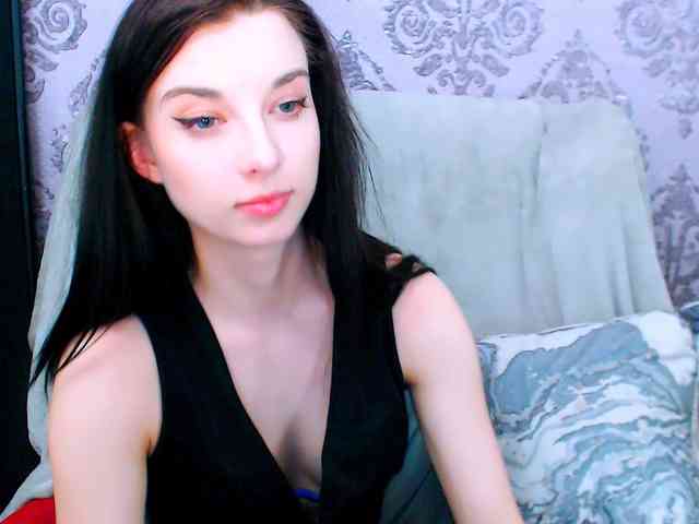Model: VirginLuna