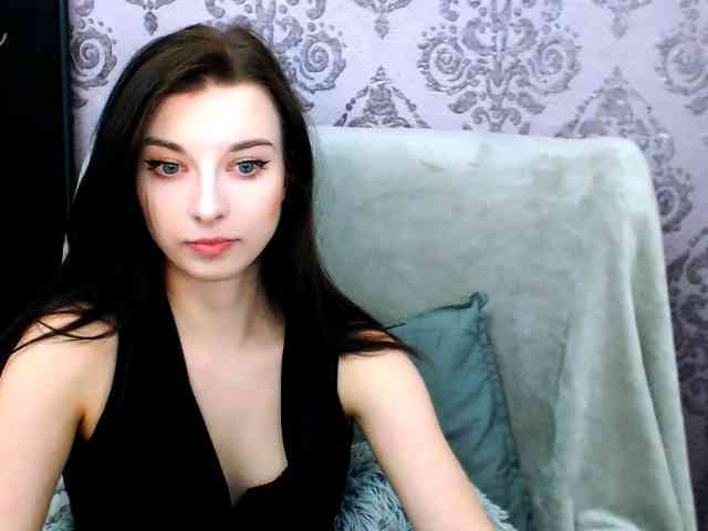 VirginLuna webcam