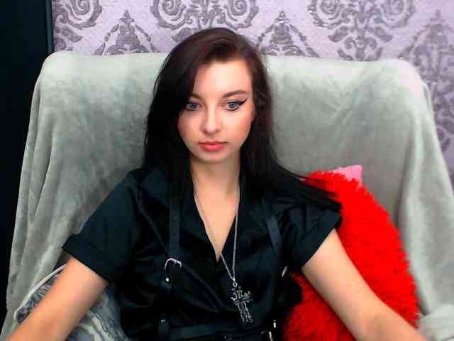 VirginLuna webcam