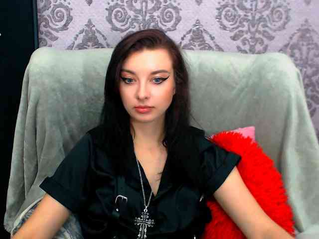 VirginLuna webcam