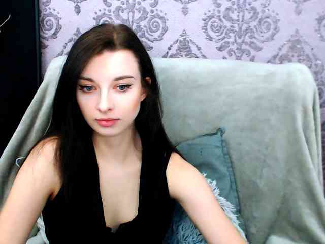 VirginLuna webcam