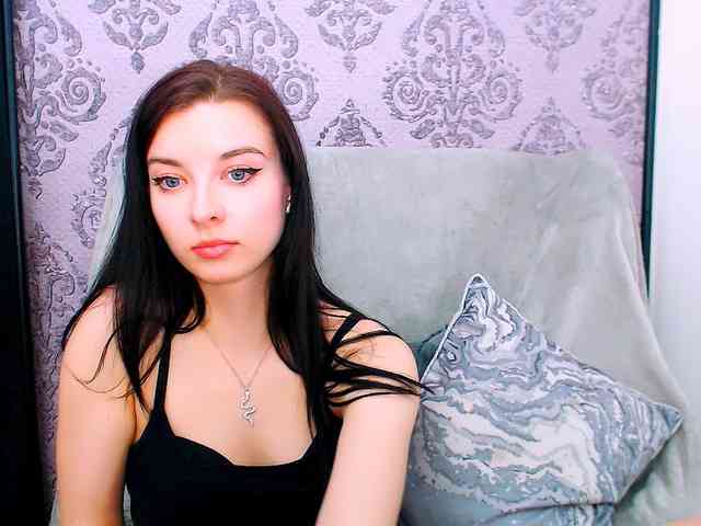 VirginLuna webcam