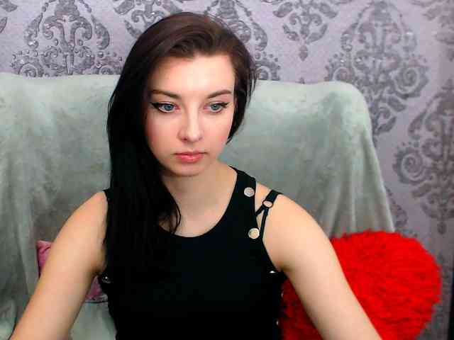 VirginLuna webcam
