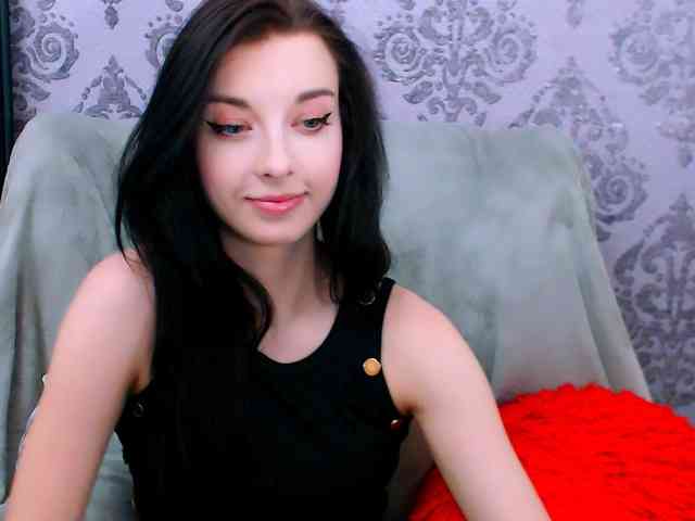 VirginLuna webcam