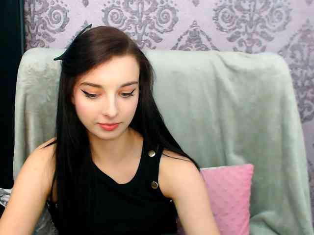 VirginLuna webcam