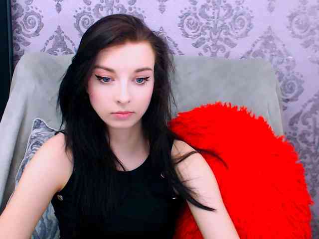 VirginLuna webcam