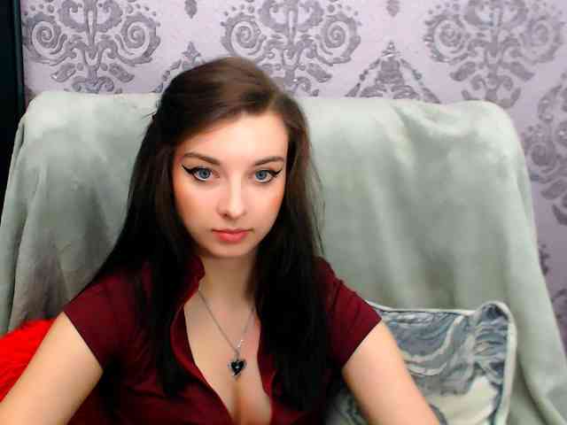 VirginLuna webcam