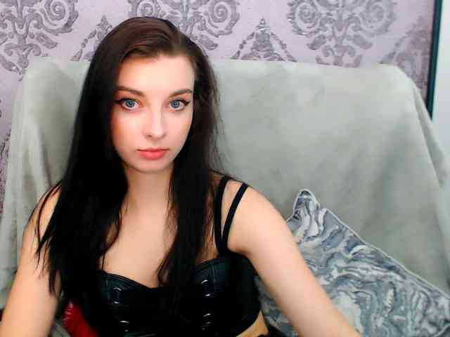 VirginLuna webcam