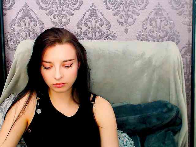 VirginLuna webcam