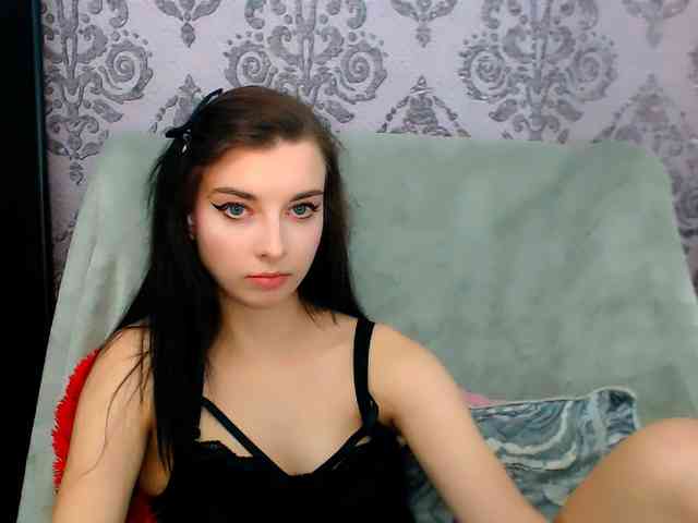 Model: VirginLuna
