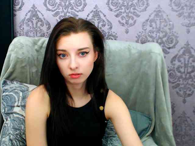 VirginLuna webcam