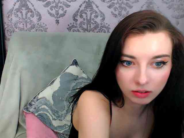 VirginLuna webcam