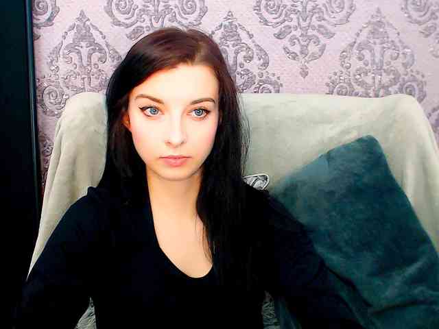 VirginLuna webcam