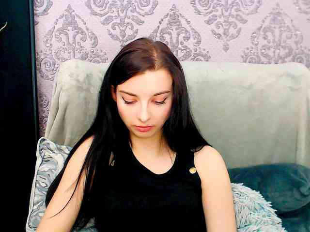 VirginLuna webcam