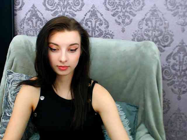 VirginLuna webcam