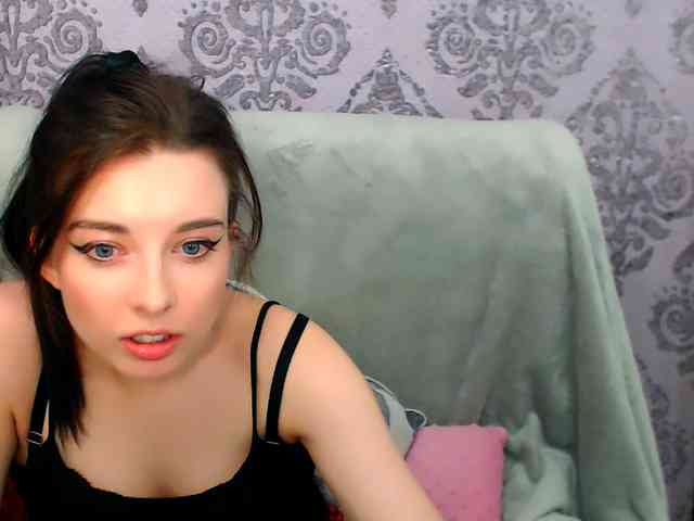 VirginLuna webcam