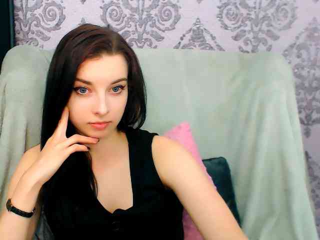 VirginLuna webcam
