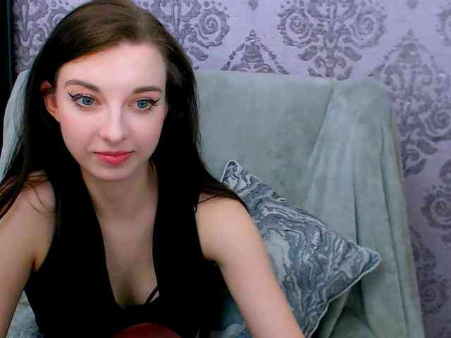 VirginLuna webcam