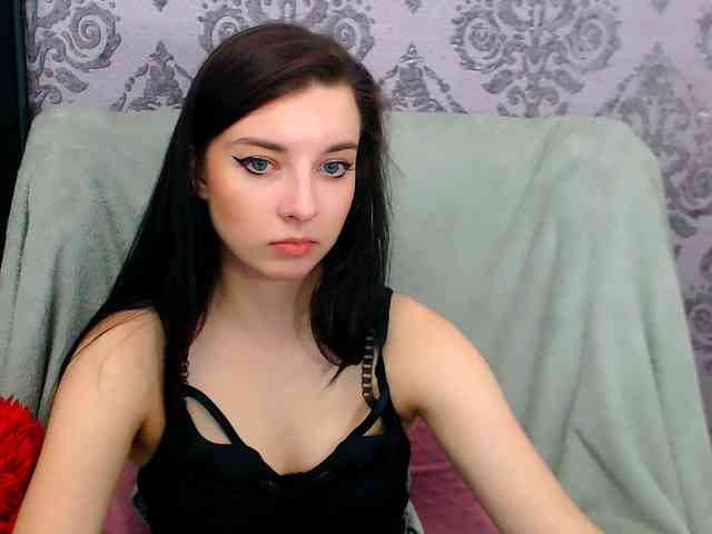 VirginLuna webcam