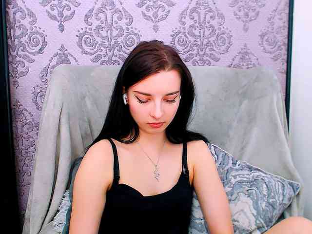 VirginLuna webcam