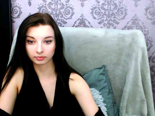 VirginLuna webcam
