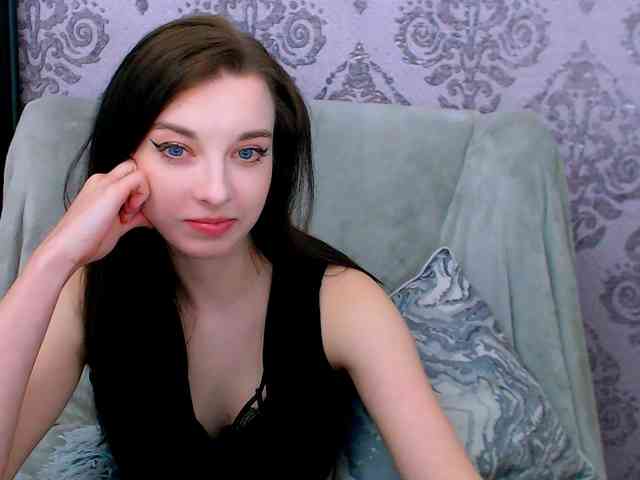 VirginLuna webcam