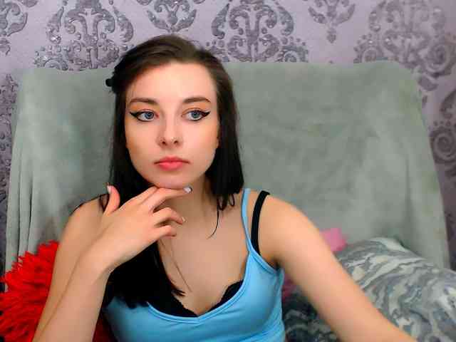 VirginLuna webcam