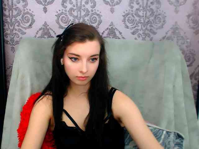 VirginLuna webcam