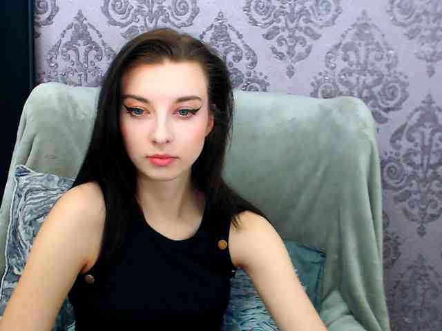 VirginLuna webcam