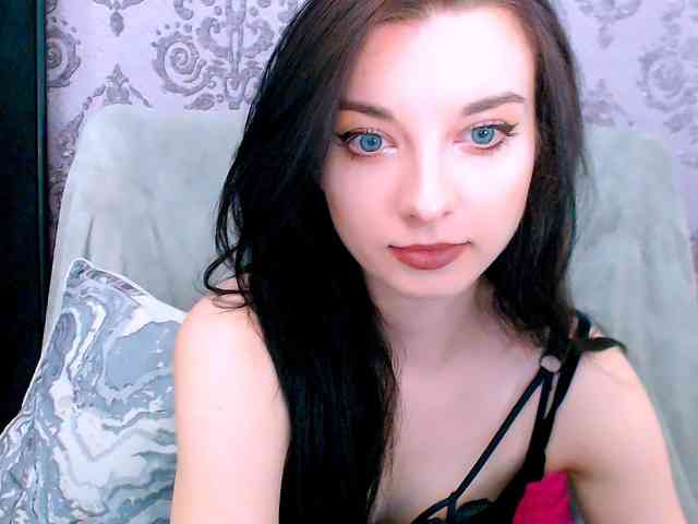VirginLuna webcam
