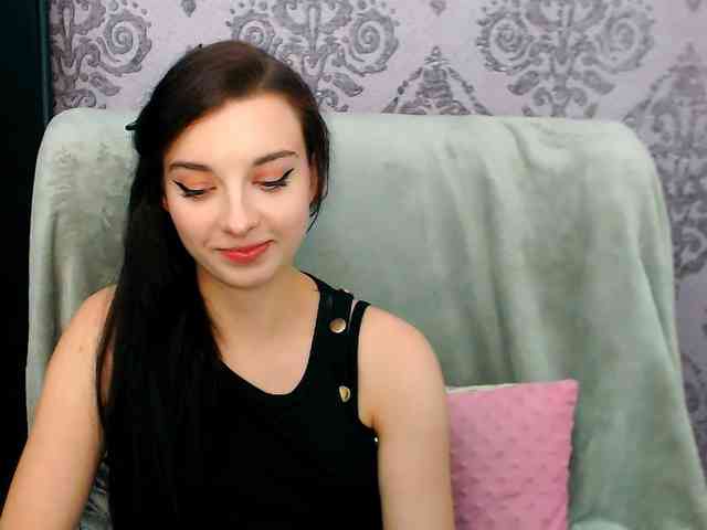 VirginLuna webcam