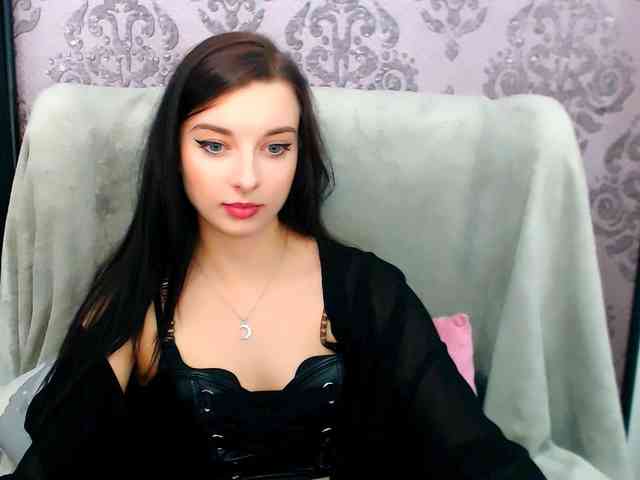 VirginLuna webcam
